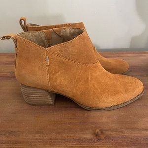 Size 6.5 TOMS Tan Ankle High Booties